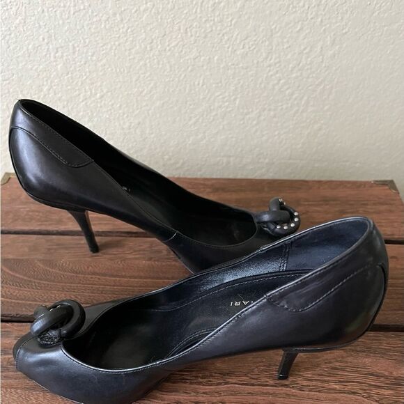 ElieTahari Classic Soft Leather Peep Toe Stiletto Shoes w/Knot Accent 39.5/ 7.5 - Picture 2 of 10